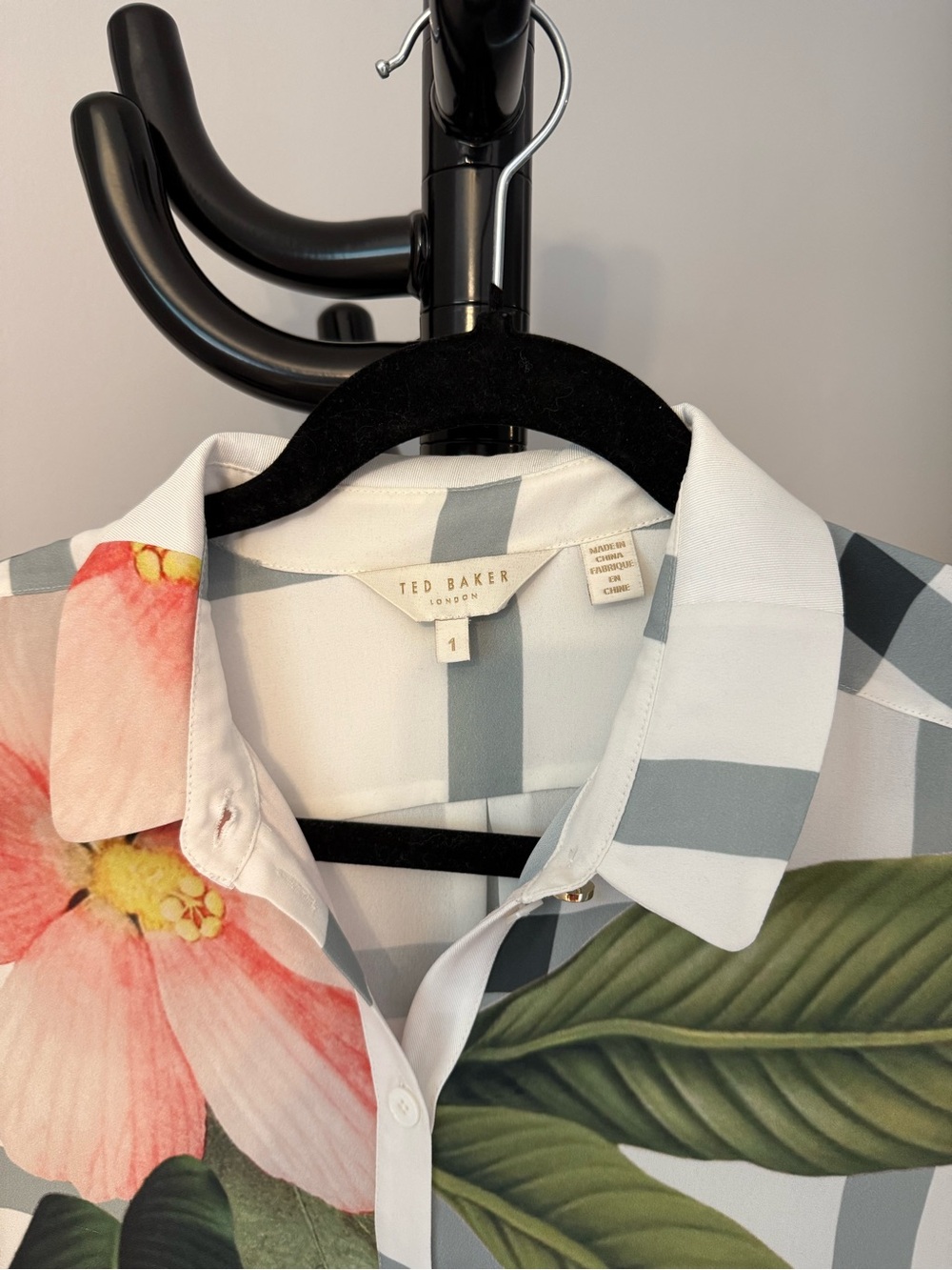 Ted baker blouse - Picture 2 of 3